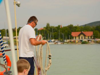 Az Őszöd motoros- vitorlás