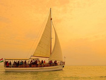 Az Őszöd motoros- vitorlás