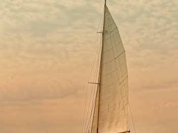 Az Őszöd motoros- vitorlás