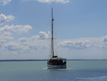 Balatoni sétahajózás az Őszod vitorláson