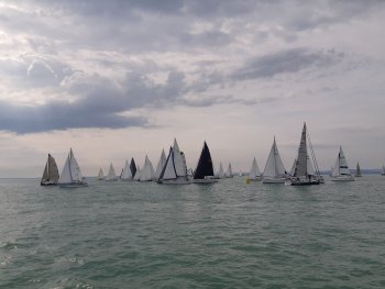 Balatoni sétahajózás az Őszod vitorláson